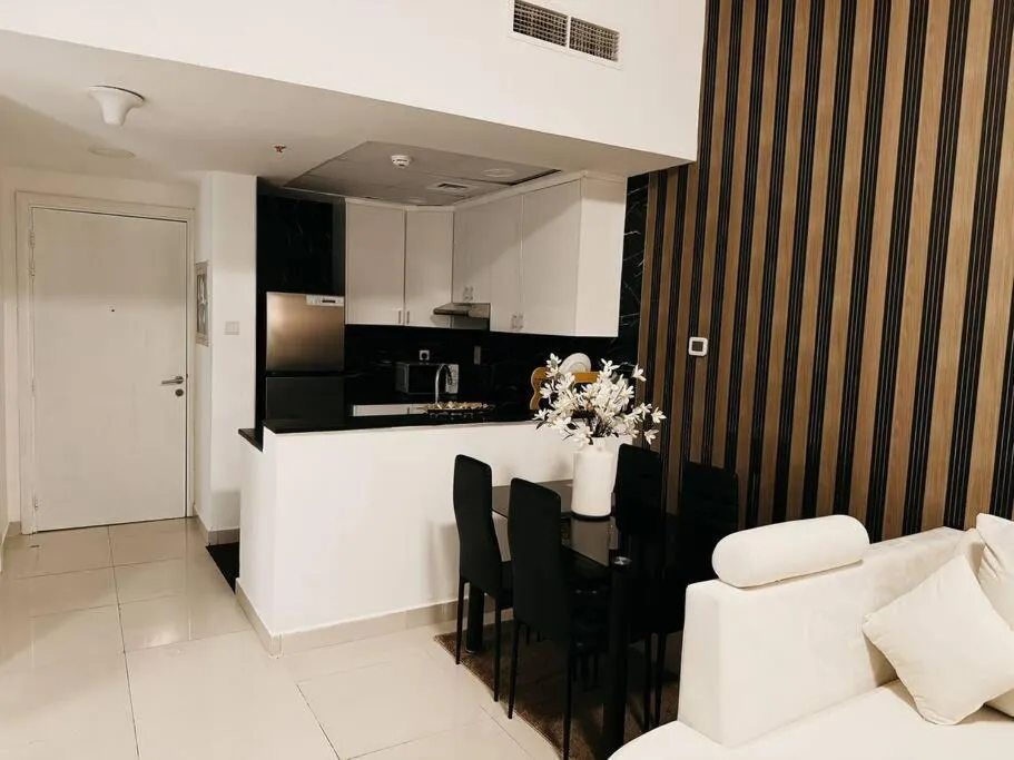 Image 4 of 1BHK luxury Apartment with Marina veiw