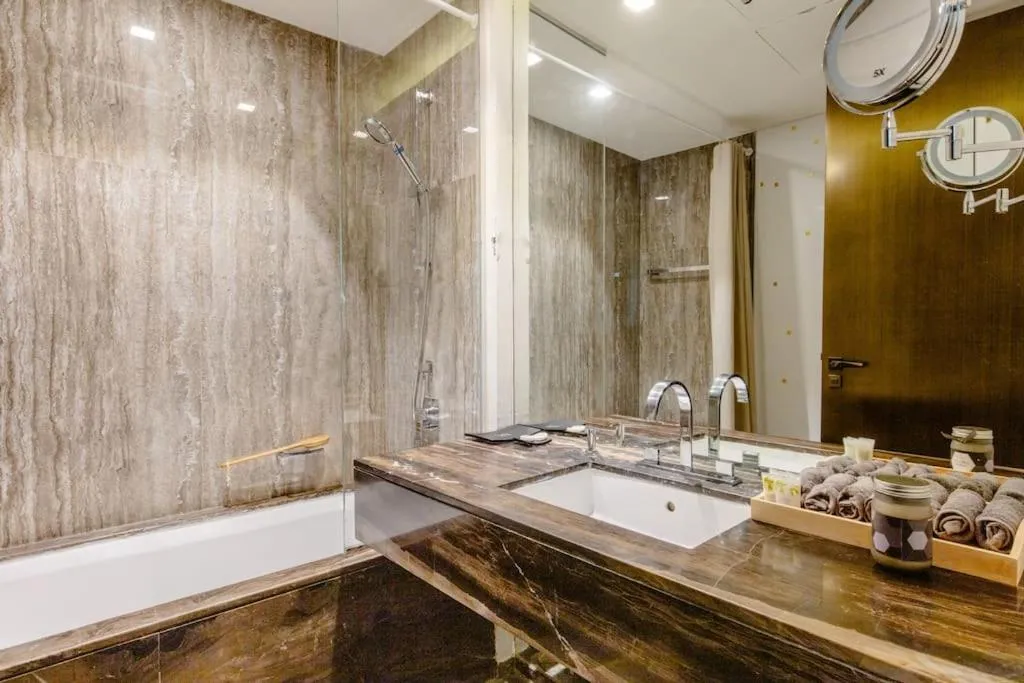 Image 5 of 1BR Fendi Unit in Damac Heights on 65th Floor