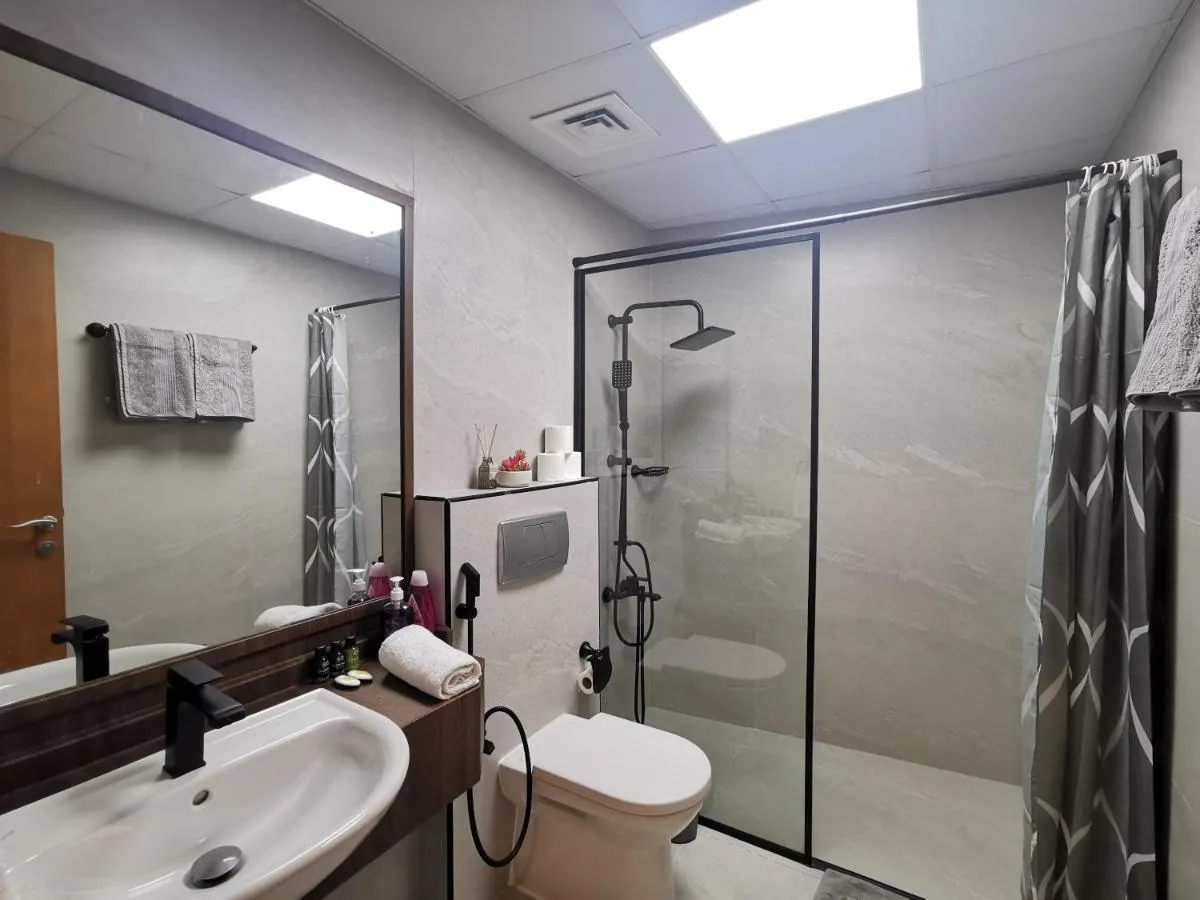 Image 3 of 1 BR renovated apartment in Marina Diamond 3 close to tram and metro