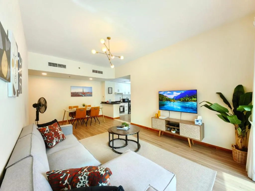 Image of 1 BR renovated apartment in Marina Diamond 3 close to tram and metro