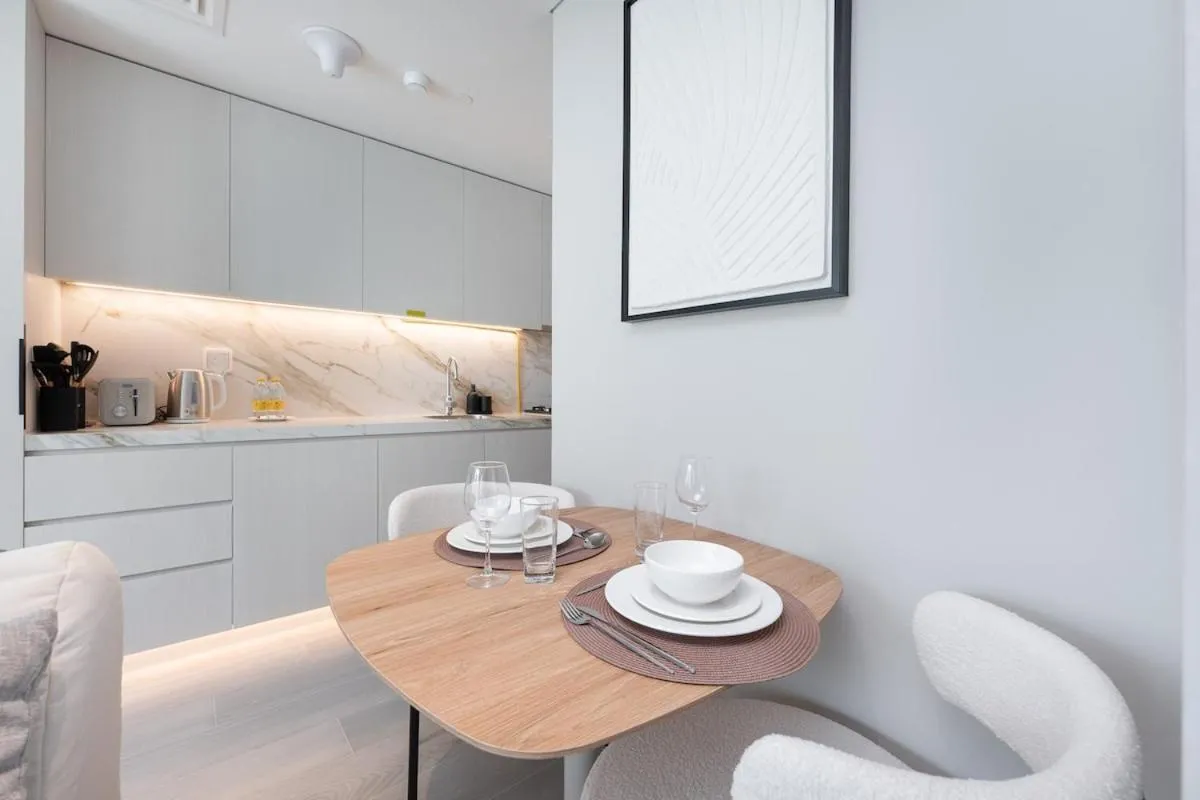 Image 2 of 1 bed with breathtaking views