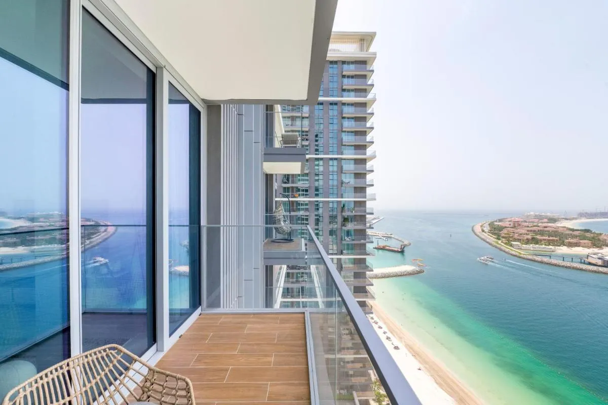 Image 4 of 2BR Beachfront Gem with Dazzling Views of the Palm