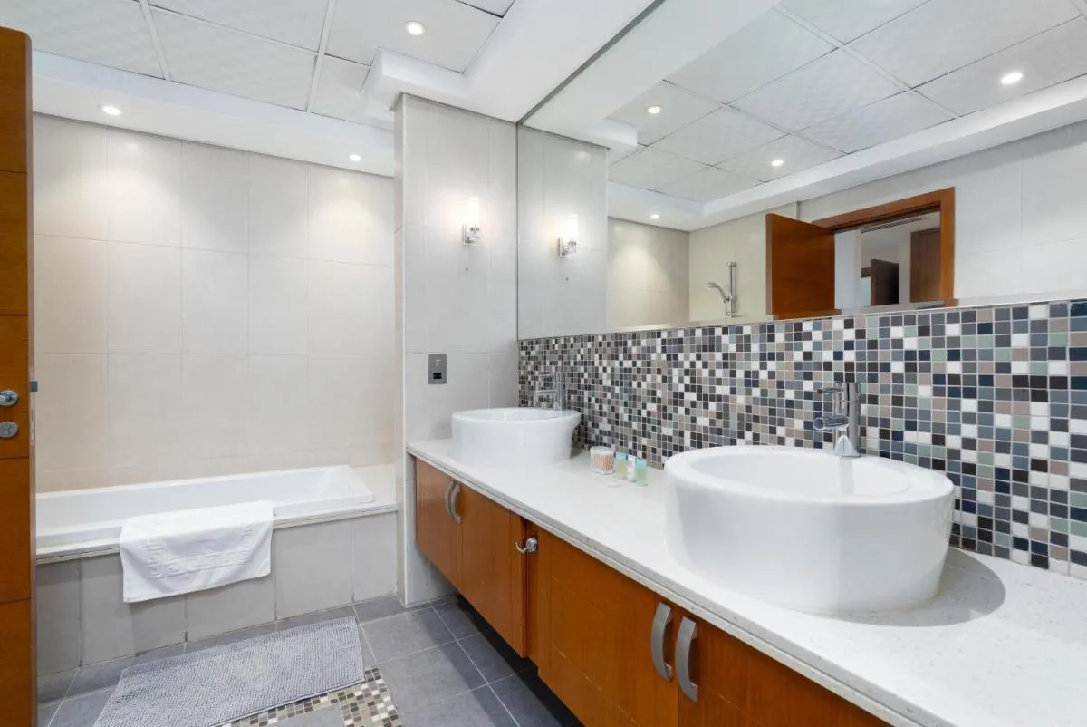Image 2 of 6 plus 1 Bdr Villa Jumeirah Park with Amz Climatized huge private pool – 5 min from Jbr beach