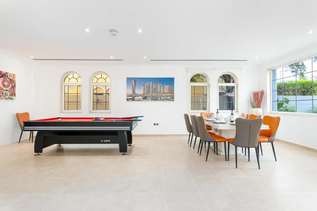 Image 3 of 6 plus 1 Bdr Villa Jumeirah Park with Amz Climatized huge private pool – 5 min from Jbr beach