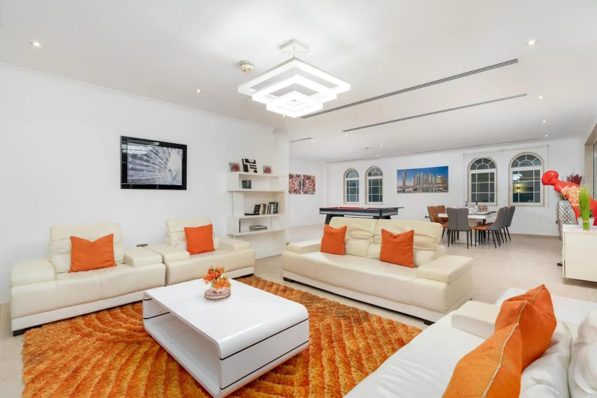 Image 4 of 6 plus 1 Bdr Villa Jumeirah Park with Amz Climatized huge private pool – 5 min from Jbr beach