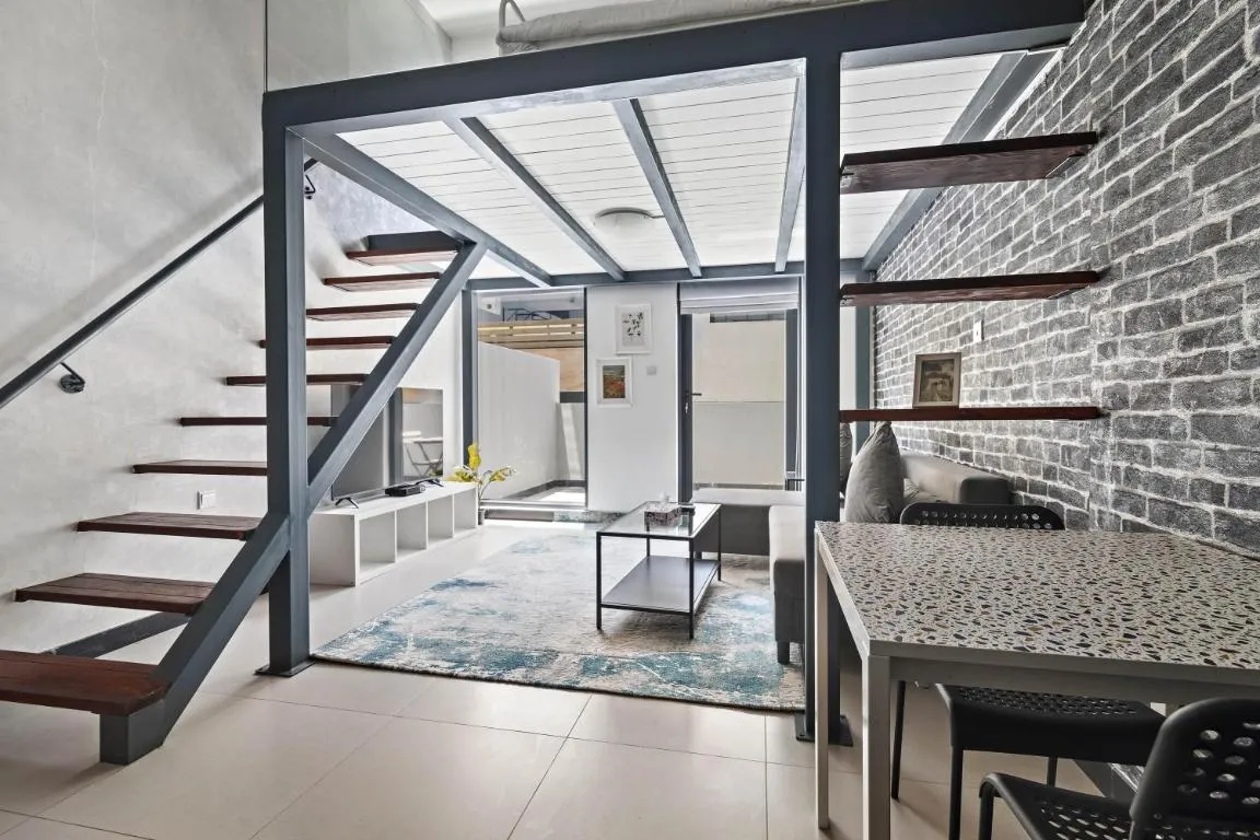 Image of ALiving Duplex Studio Aria JVC