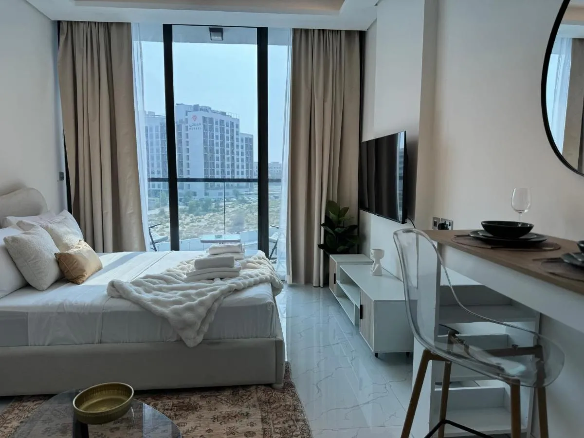 Image 1 of ASHRI HH Studio in Samana hills with Pool View