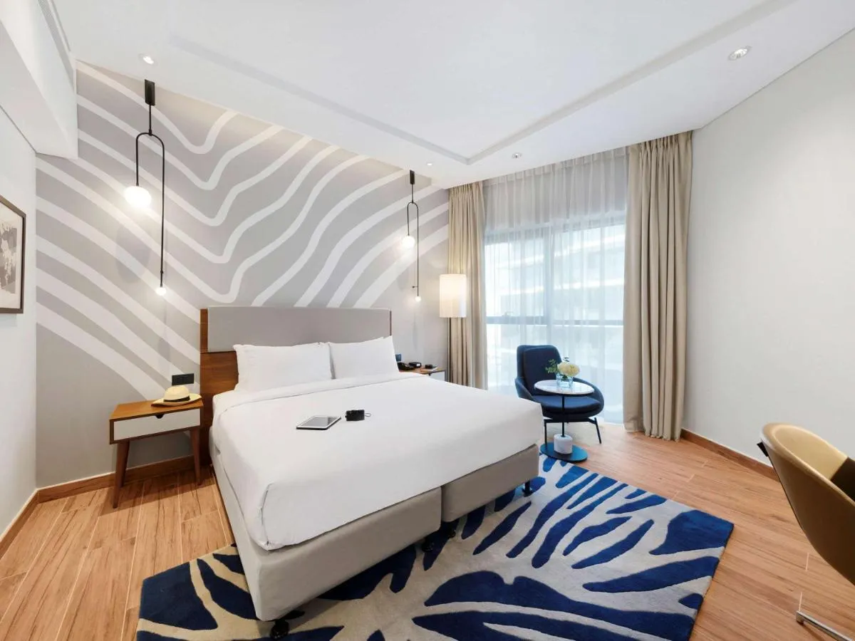 Image 1 of Adagio Premium The Palm