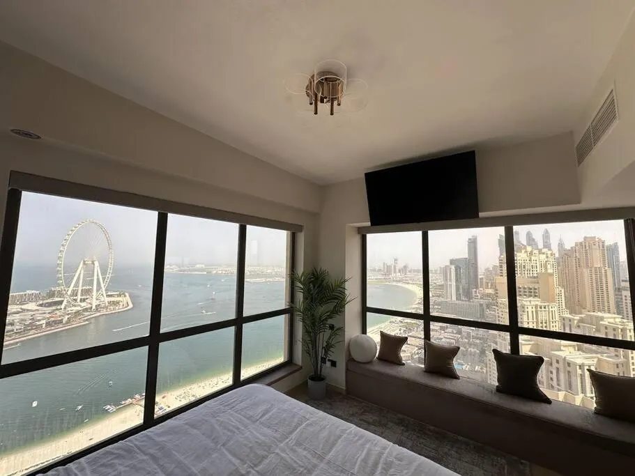 Image 5 of Amazing views Dubai eye & Palm