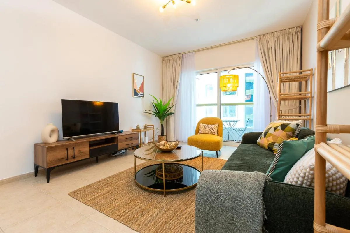 Image 2 of Attractive 1BR with Sea View near Barasti Beach Club