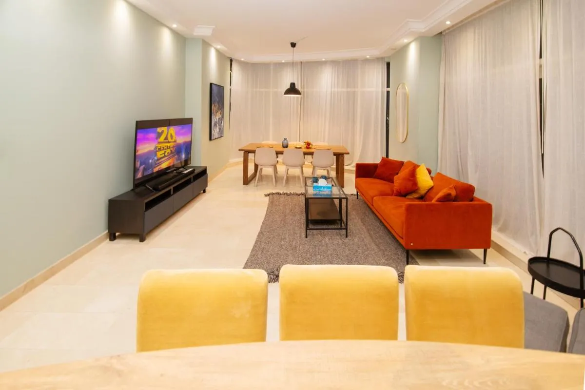Image 4 of Avant 2BR with Stunning Marina View