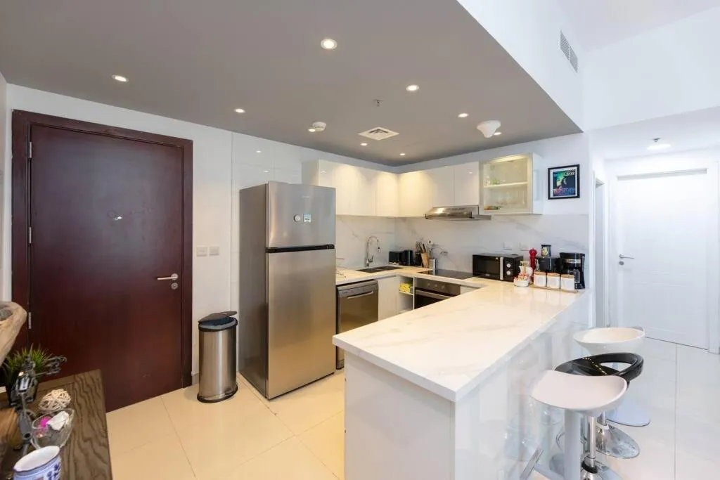 Image 4 of Beautiful 2 BR in Marina Wharf w Waterfront View