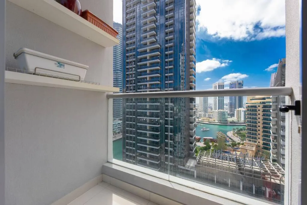 Image 6 of Beautiful 2 BR in Marina Wharf w Waterfront View