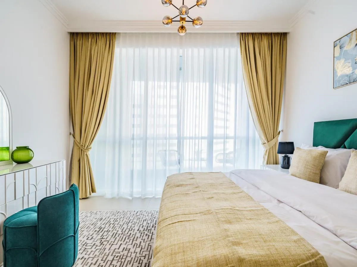 Image 1 of Beautifully Furnished 1BR-Dubai Eye View and Private Beach Access