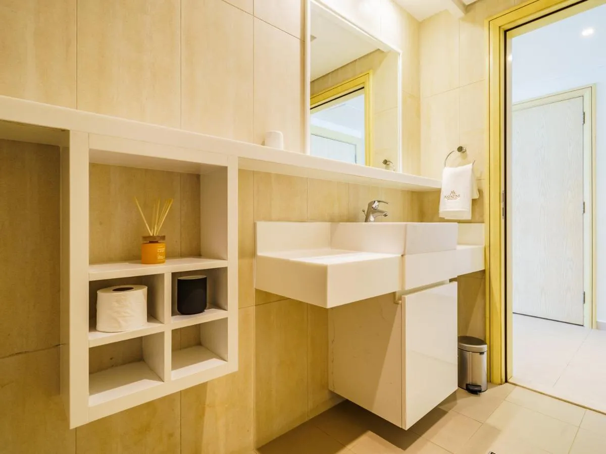 Image 2 of Beautifully Furnished 1BR-Dubai Eye View and Private Beach Access