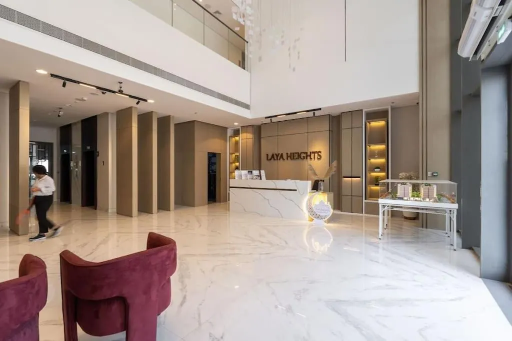 Image 2 of Brand New Building * Czechin * Studio City
