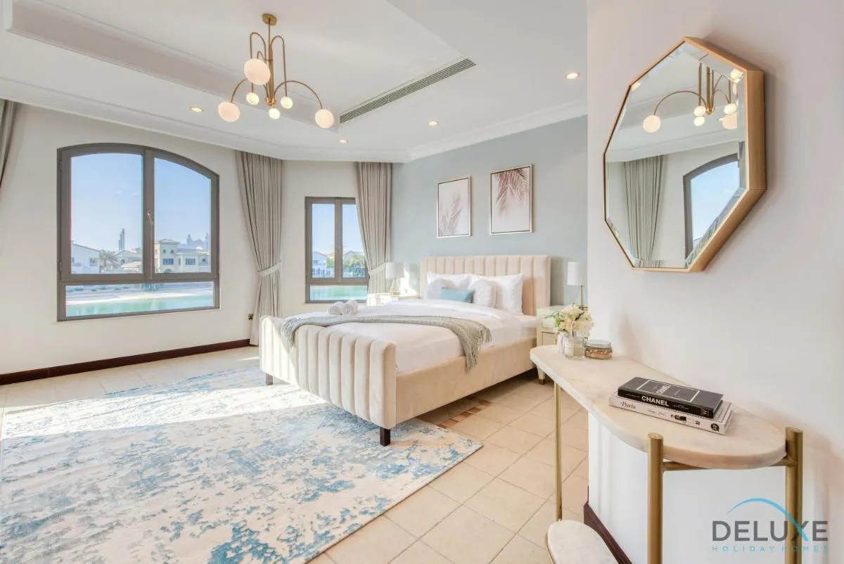 Image 1 of Breath-taking 5BR Villa with Assistants Room and Private Pool in Frond E Palm Jumeirah by Deluxe Holiday Homes
