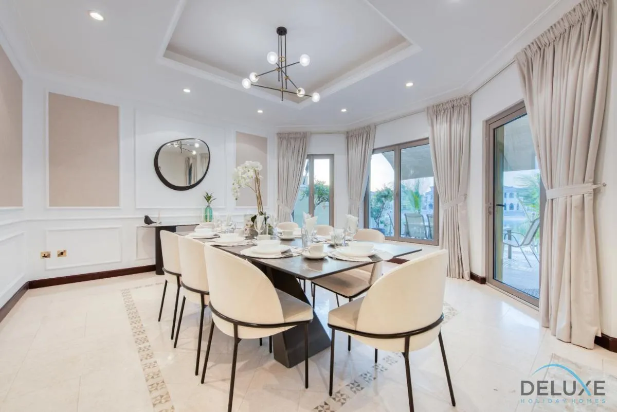 Image 6 of Breath-taking 5BR Villa with Assistants Room and Private Pool in Frond E Palm Jumeirah by Deluxe Holiday Homes