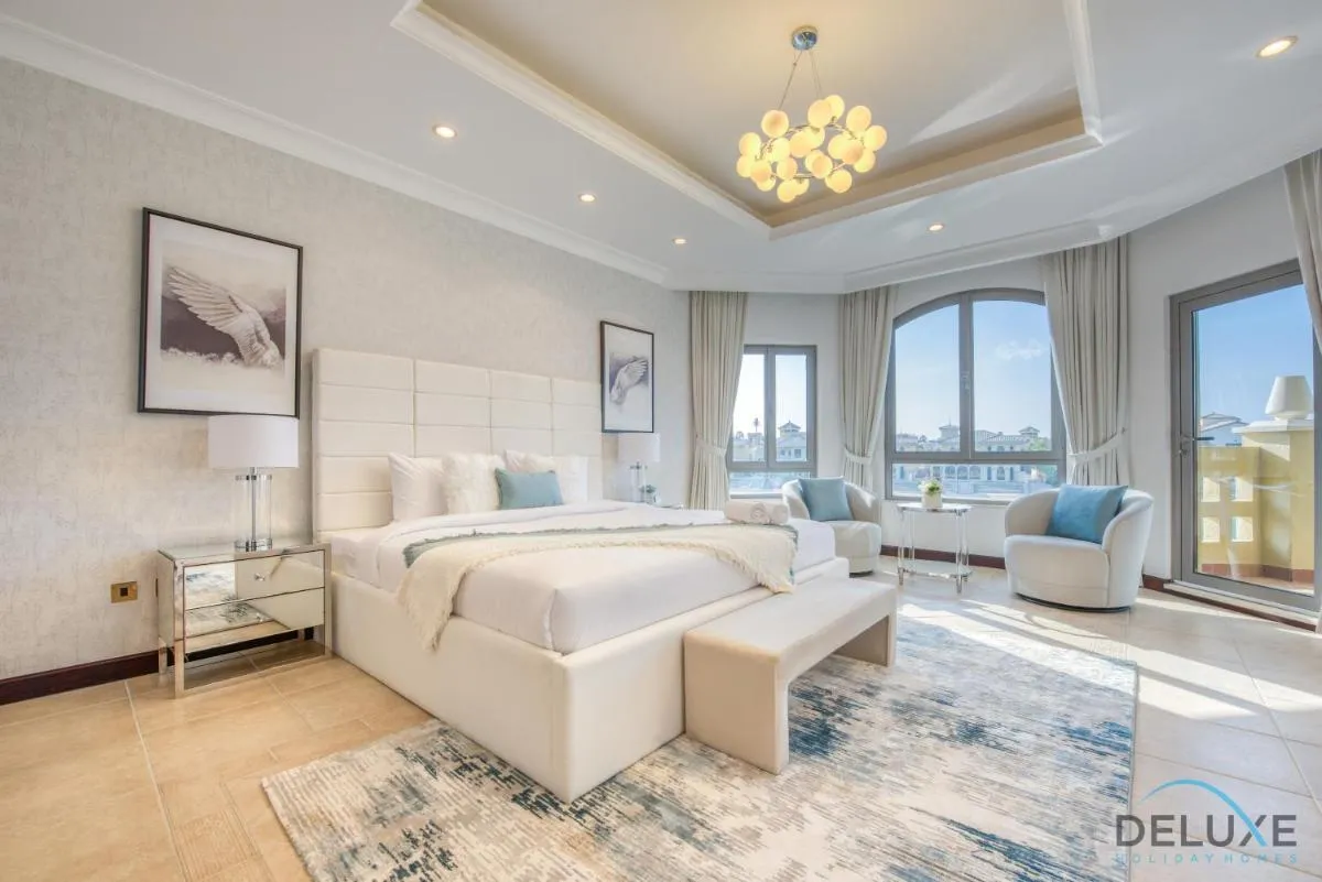 Image 4 of Breath-taking 5BR Villa with Assistants Room and Private Pool in Frond E Palm Jumeirah by Deluxe Holiday Homes