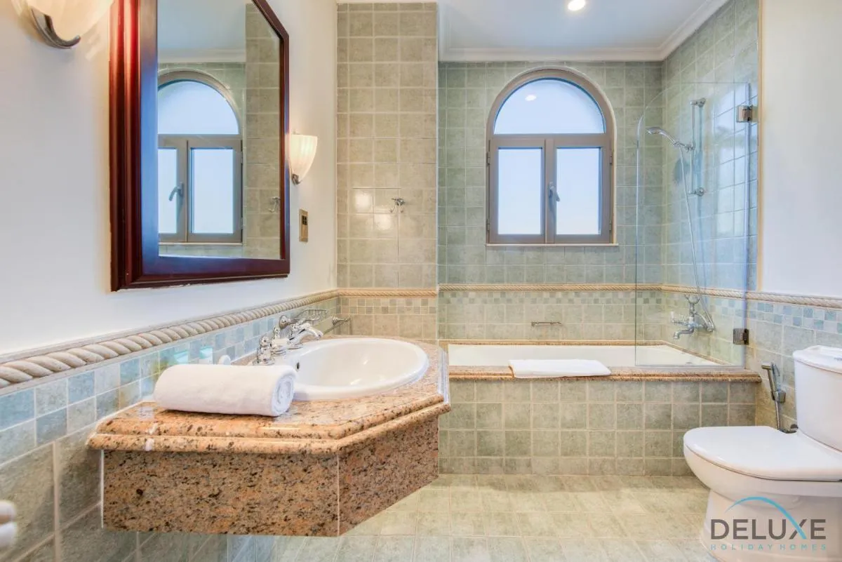 Image 5 of Breath-taking 5BR Villa with Assistants Room and Private Pool in Frond E Palm Jumeirah by Deluxe Holiday Homes