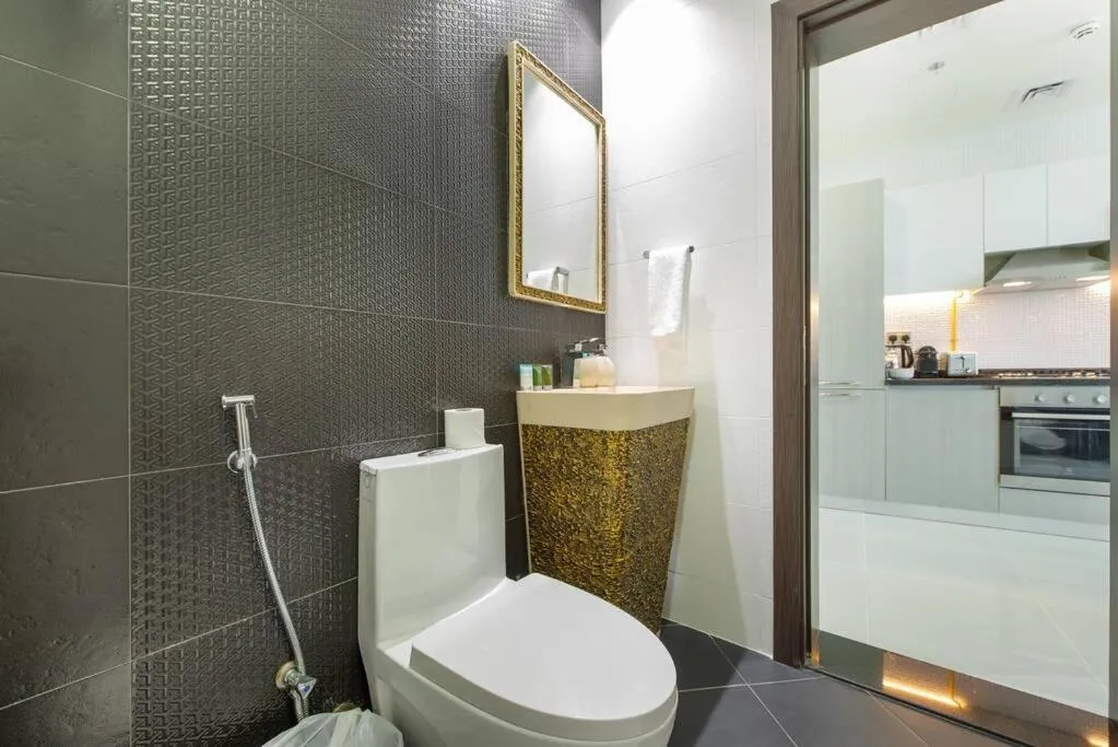 Image 2 of Breathtaking view compact & modern spacious studio