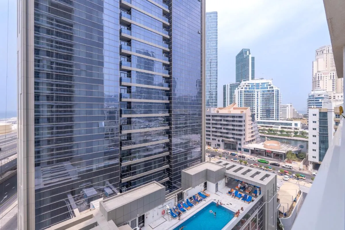Image 3 of Charming 1 bedroom in Marina!
