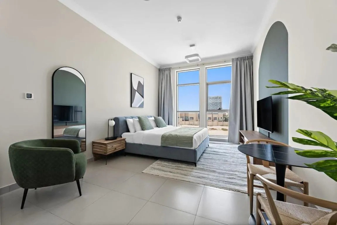Image of Chic Studio in Art Gardens Modern Living