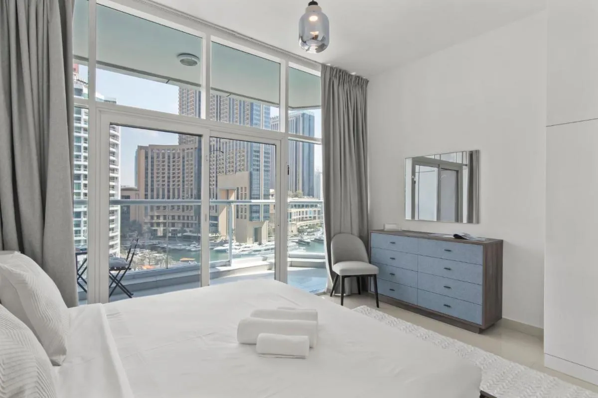 Image 1 of Chic Waterfront Living – Marina Views