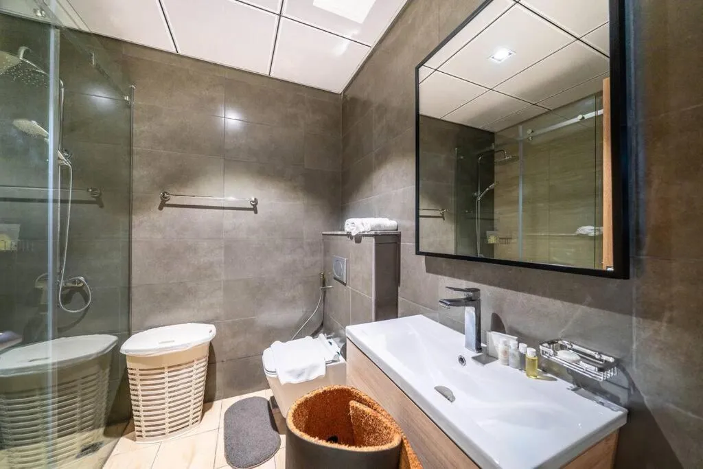 Image 2 of Classic Studio Apartment in JVC – Community View