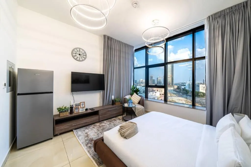 Image 1 of Classic Studio Apartment in JVC – Community View
