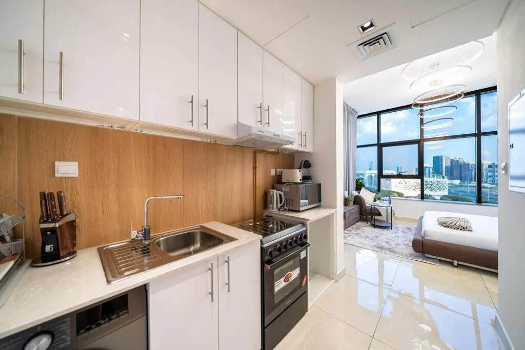 Image 4 of Classic Studio Apartment in JVC – Community View