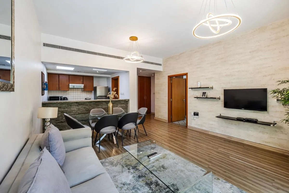 Image 4 of Classy 1 Bedroom in The Greens Courtyard View