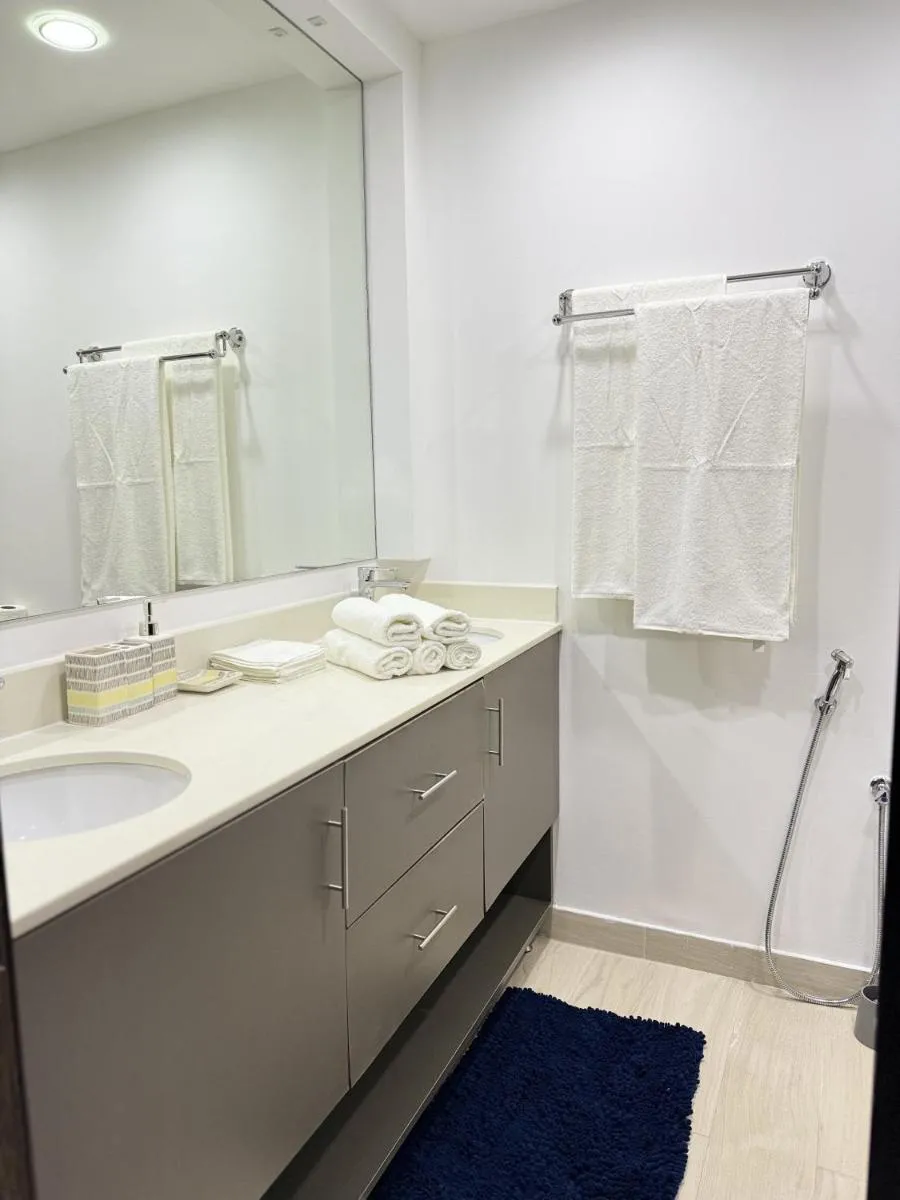 Image 2 of Comfortable, Spacious 1bd In Dubai Marina