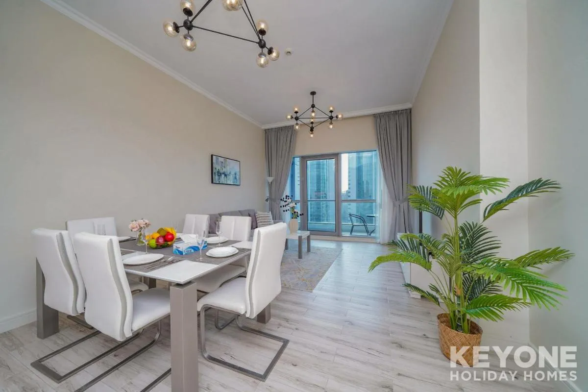 Image 4 of Contemporary Two Bedroom with Full Marina View