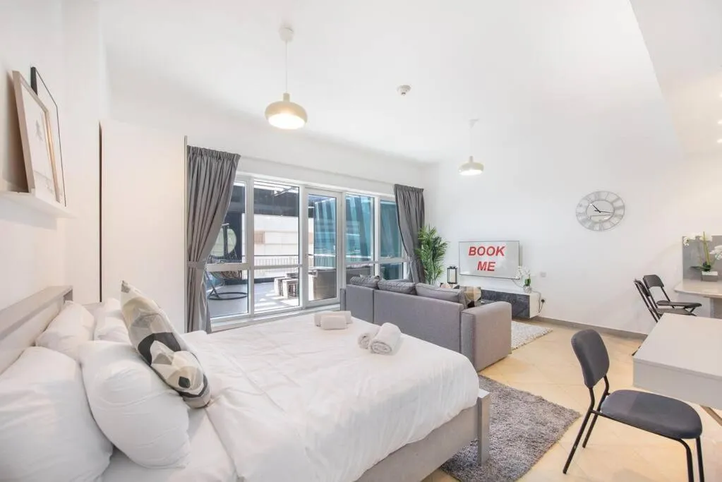 Image 4 of Cool and cozy pad near the metro!