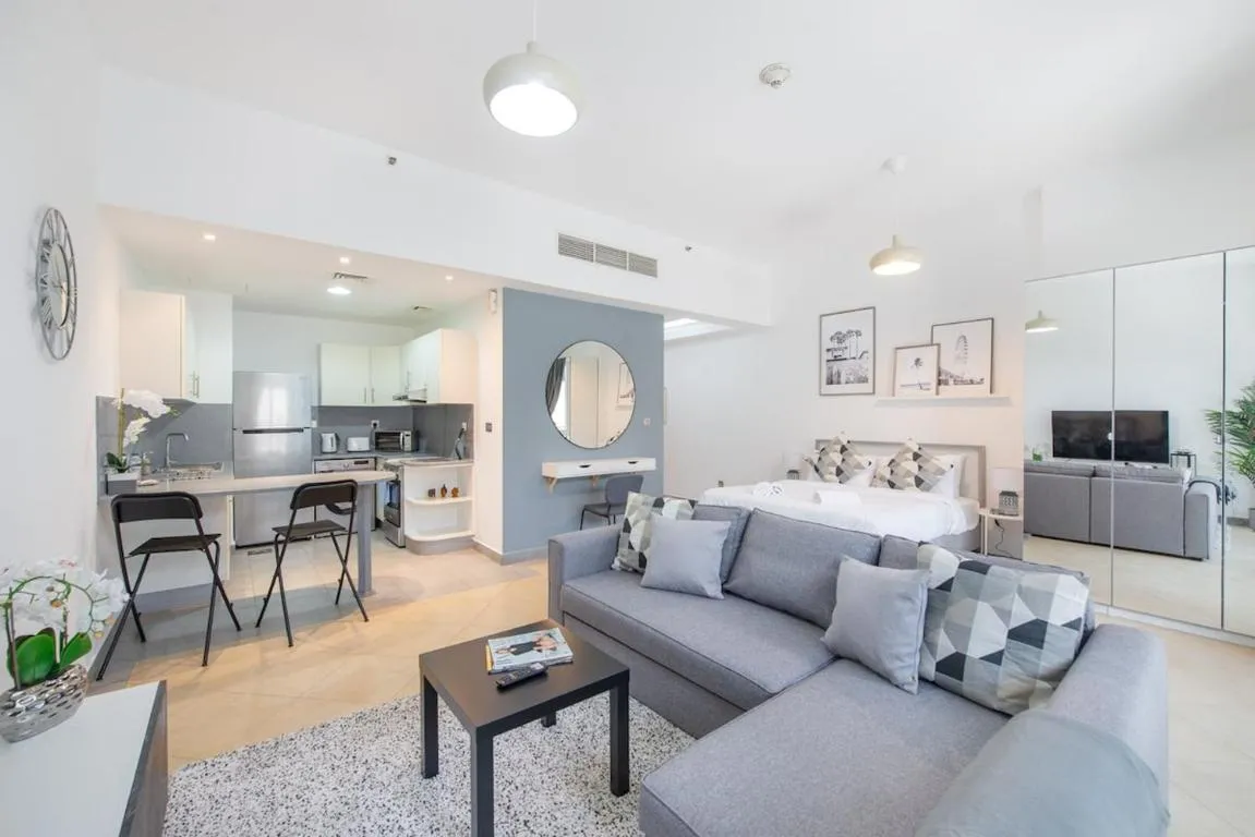 Image of Cool and cozy pad near the metro!