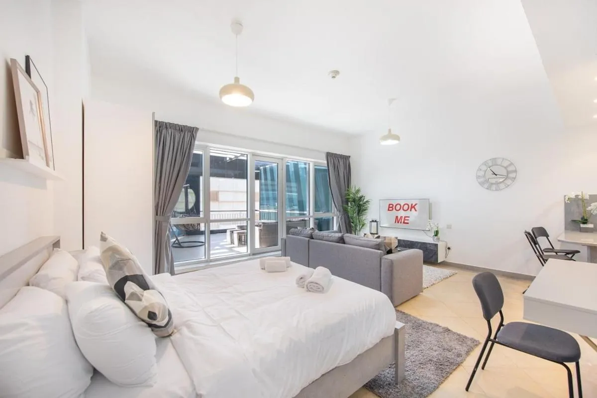 Image 5 of Cool and cozy pad near the metro!