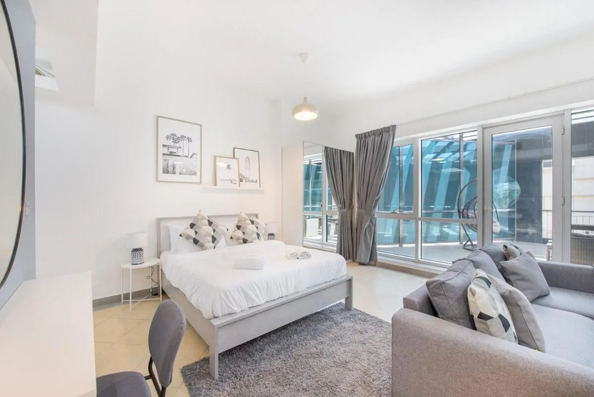 Image 1 of Cool and cozy pad near the metro!