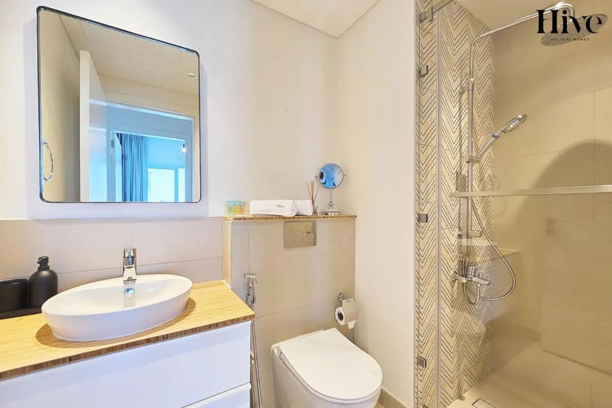 Image 2 of Cosy 1 Bed Apartment in Dubai Hills