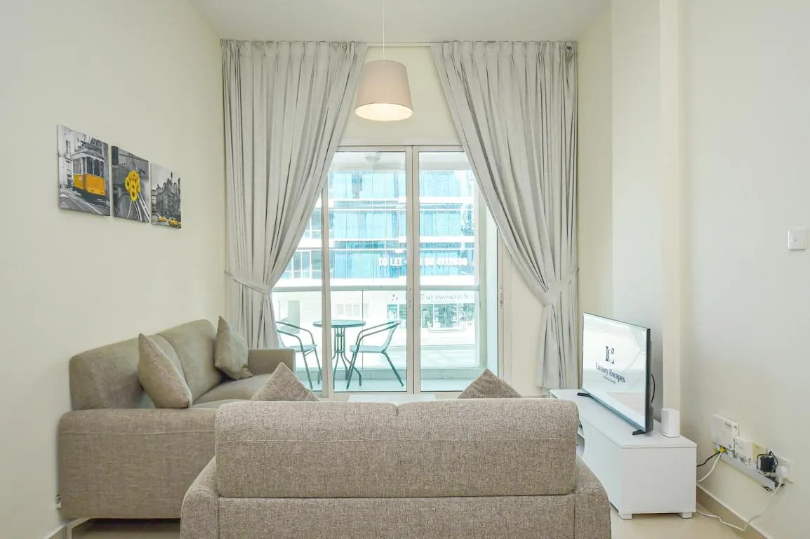 Image of Cozy 1 Bedroom with Study room in Dubai Marina Park Tower