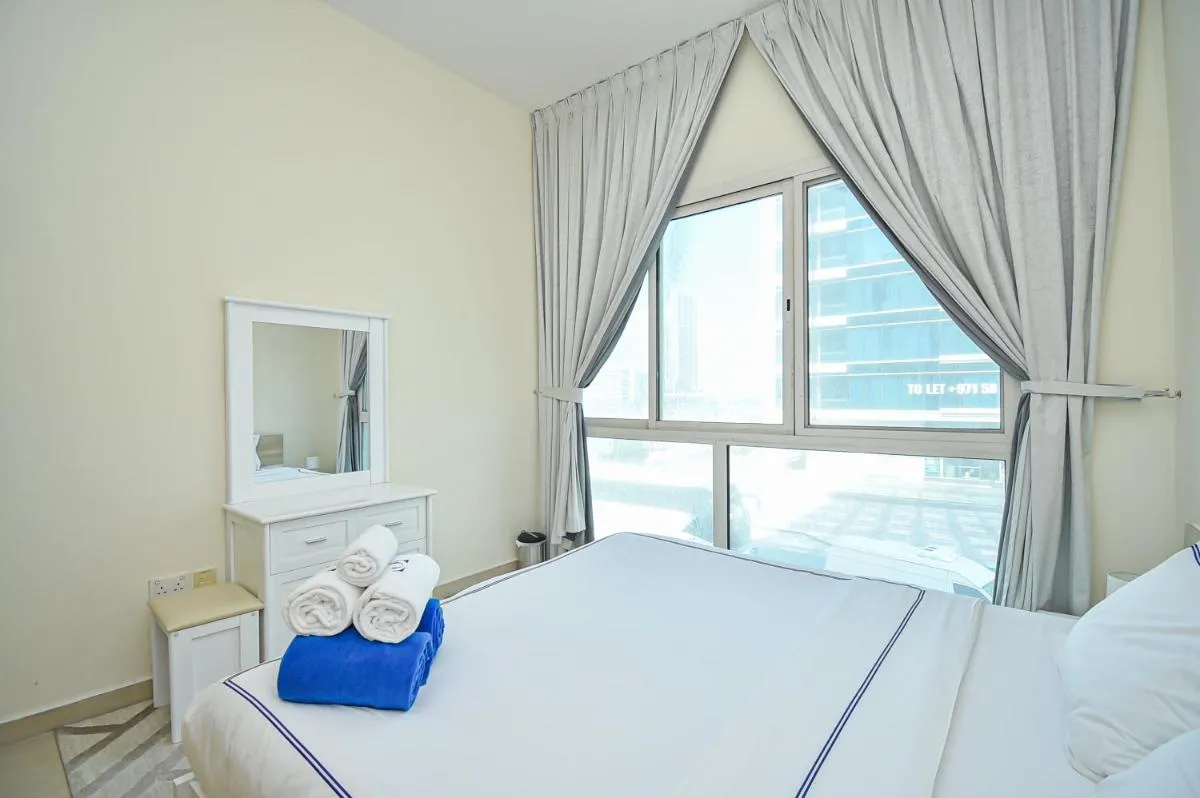 Image 6 of Cozy 1 Bedroom with Study room in Dubai Marina Park Tower