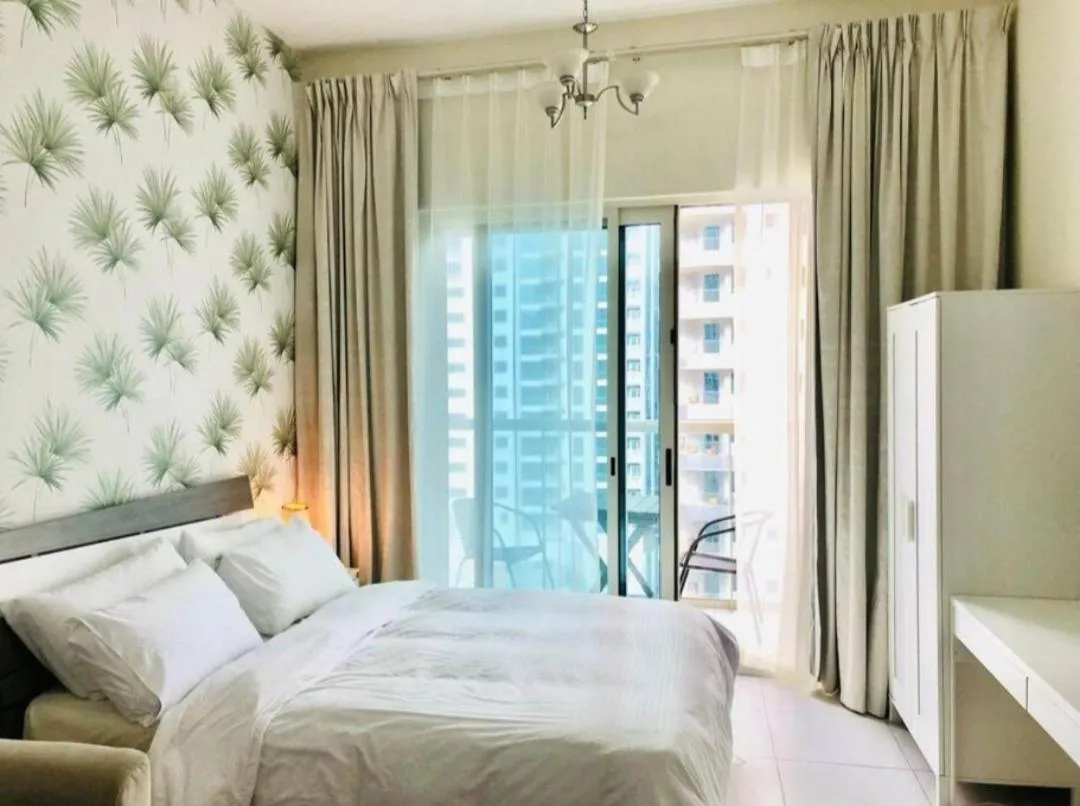 Image 1 of Delux Sea Views Studio Apartment & 5 stars Dubai’s hotel access entertainments – Marina Dubai