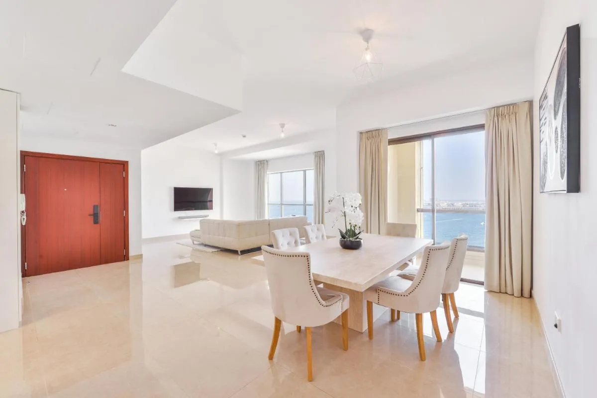 Image 4 of Deluxe Retreat In JBR – Million Dollar View – Balcony