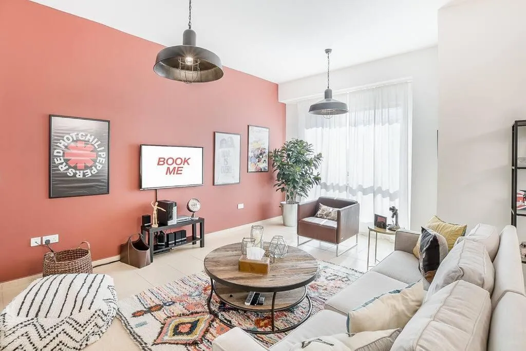 Image of Edgy pad right by the beach walk!
