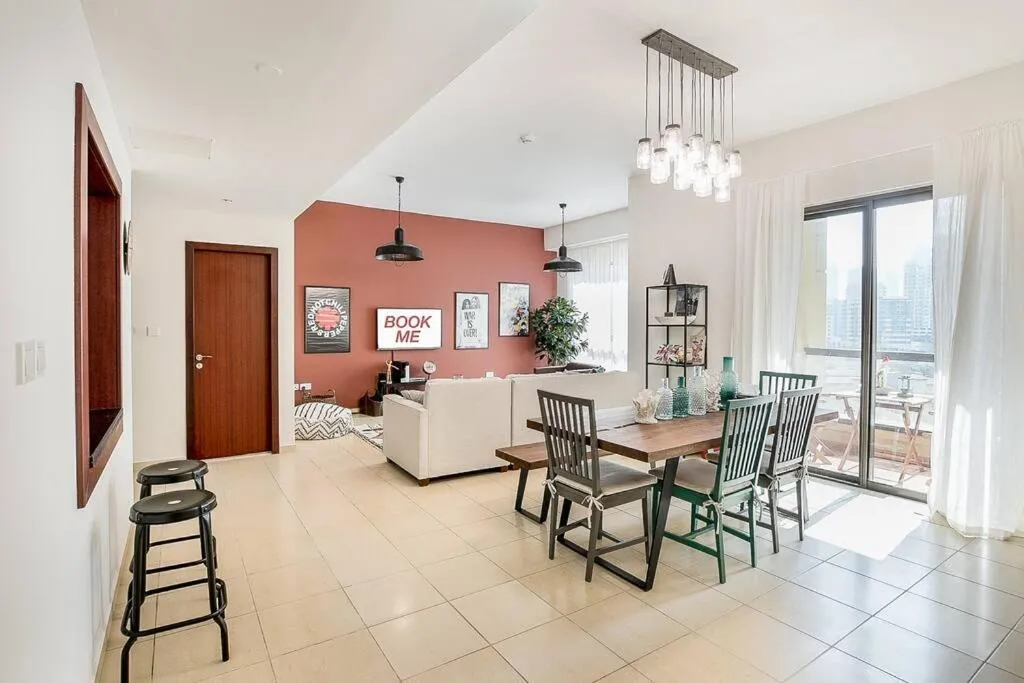 Image 4 of Edgy pad right by the beach walk!