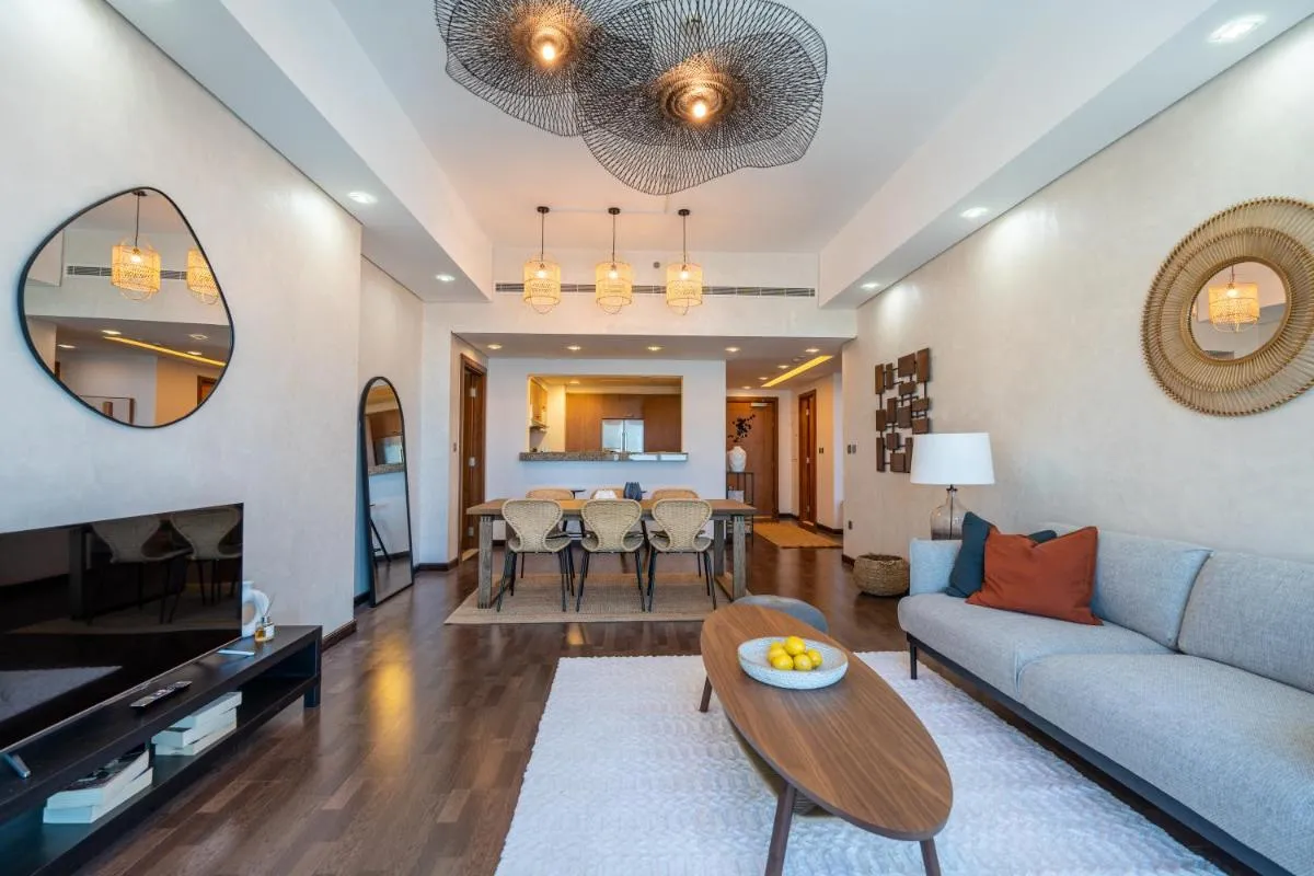 Image 5 of Elegant 2BR Palm Jumeirah Apt with Pool Access