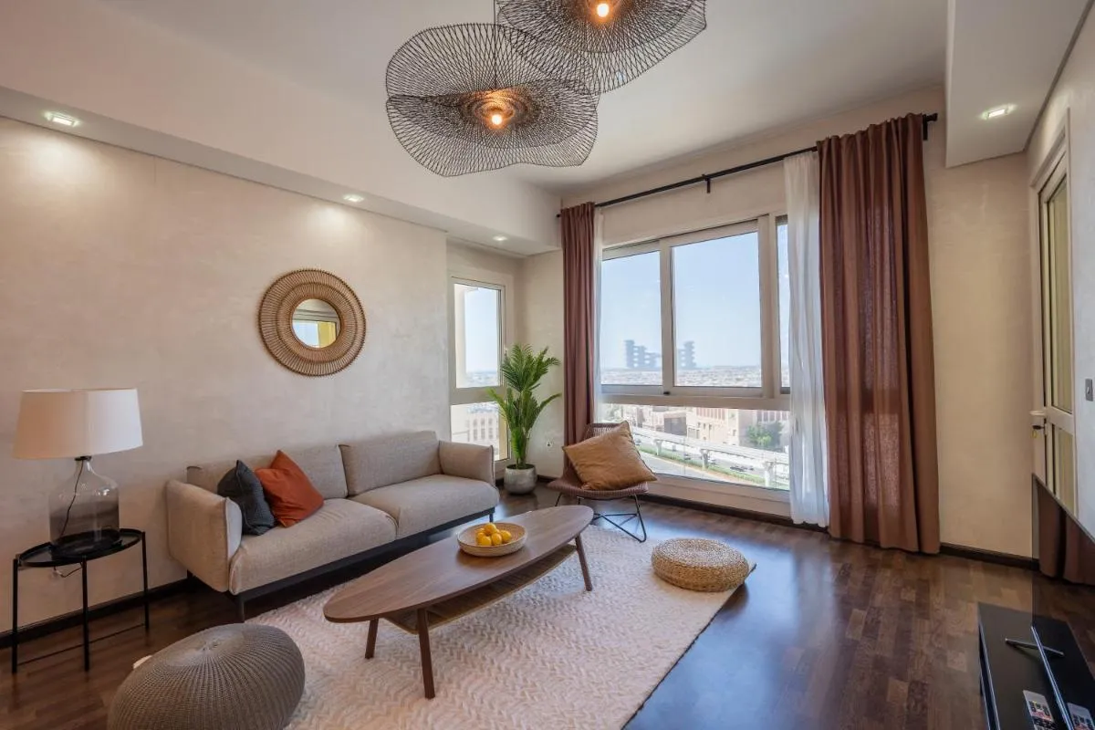 Image 3 of Elegant 2BR Palm Jumeirah Apt with Pool Access