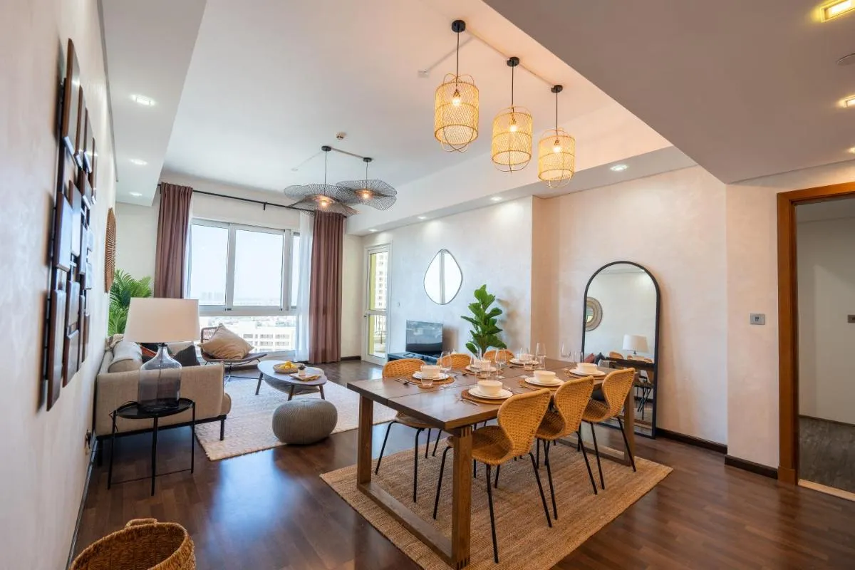 Image 1 of Elegant 2BR Palm Jumeirah Apt with Pool Access