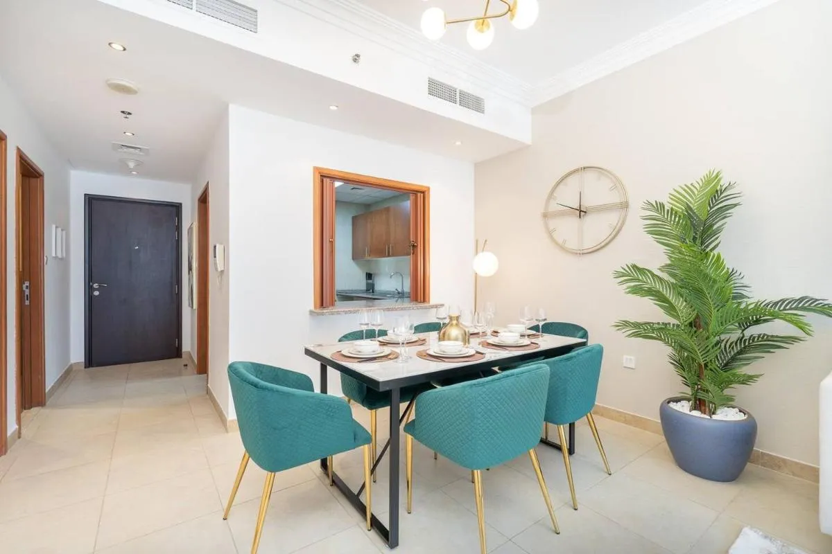 Image 4 of Elegant 2-bed perfect for 6 in Marina