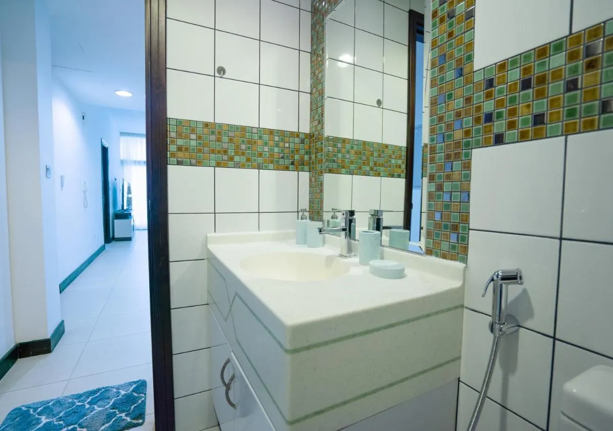 Image 2 of Elegant Condo in JLT near Metro with QBed, Pool, Gym, Fast Wi-Fi